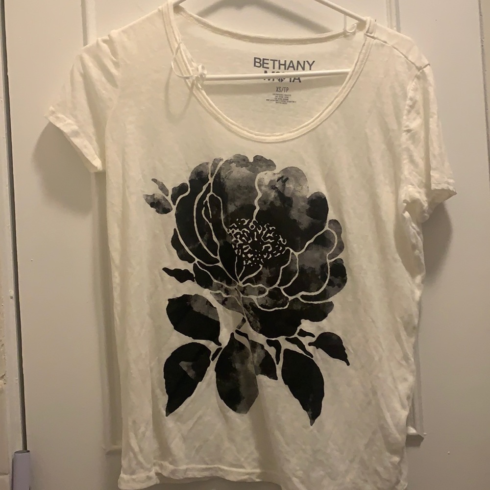 Bethany Mota Tee size Xsmall